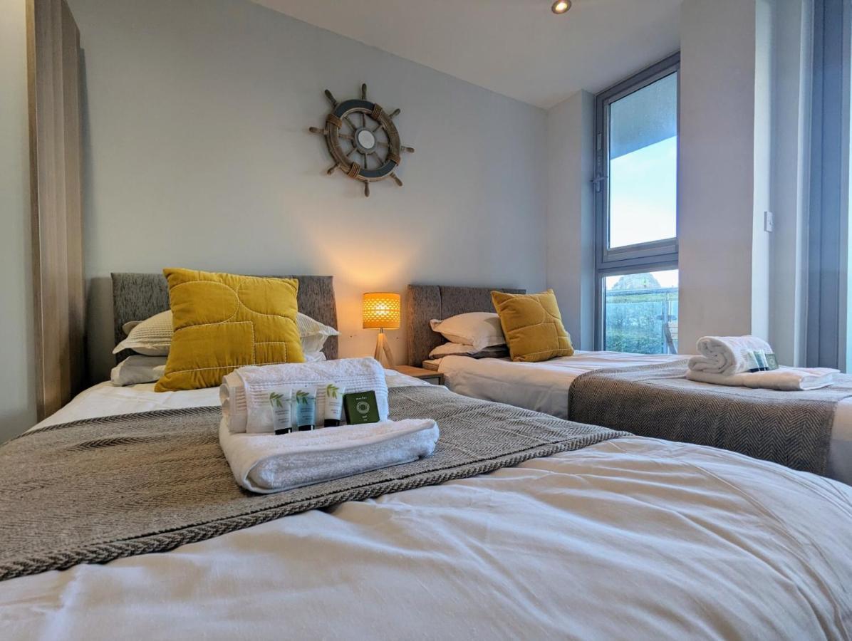 Apartment 100M From Fistral Beach- Underground Parking-Surf Shower & Locker- Sleeps 6 New Quay Εξωτερικό φωτογραφία