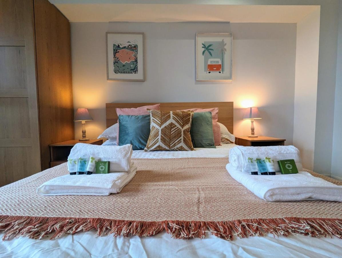 Apartment 100M From Fistral Beach- Underground Parking-Surf Shower & Locker- Sleeps 6 New Quay Εξωτερικό φωτογραφία