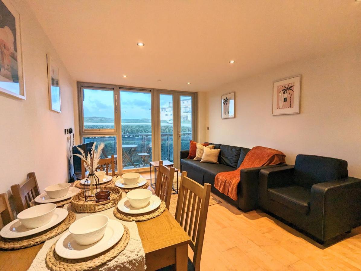 Apartment 100M From Fistral Beach- Underground Parking-Surf Shower & Locker- Sleeps 6 New Quay Εξωτερικό φωτογραφία